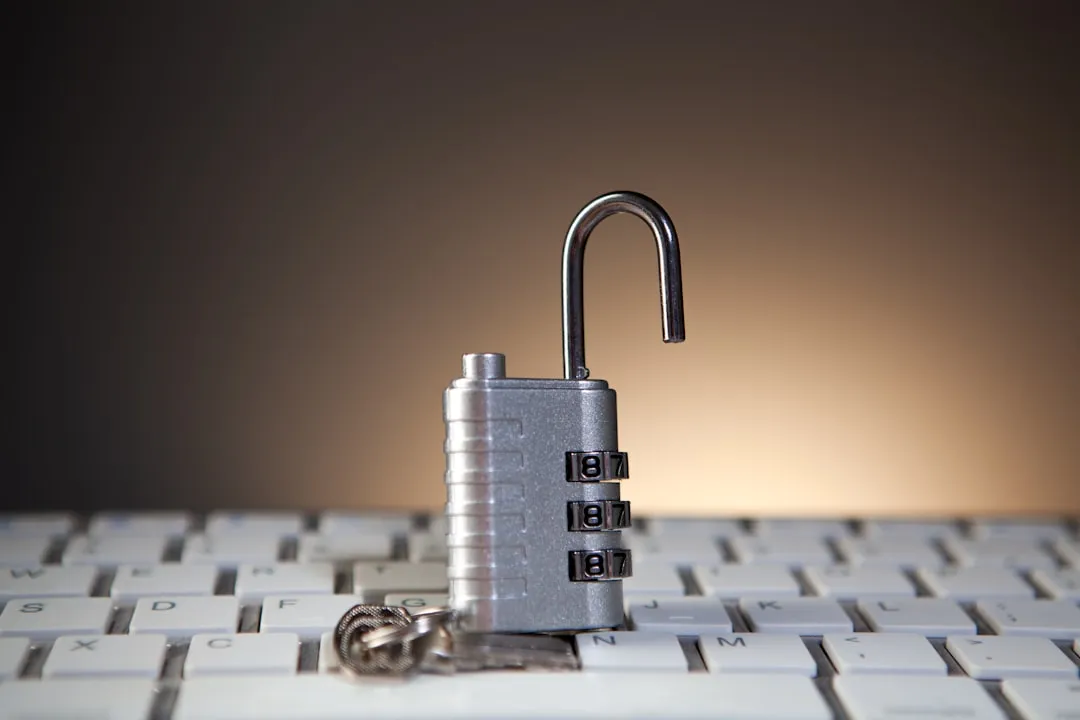 建筑加固工程中碳纤维加固与粘钢加固的适用场景对比分析