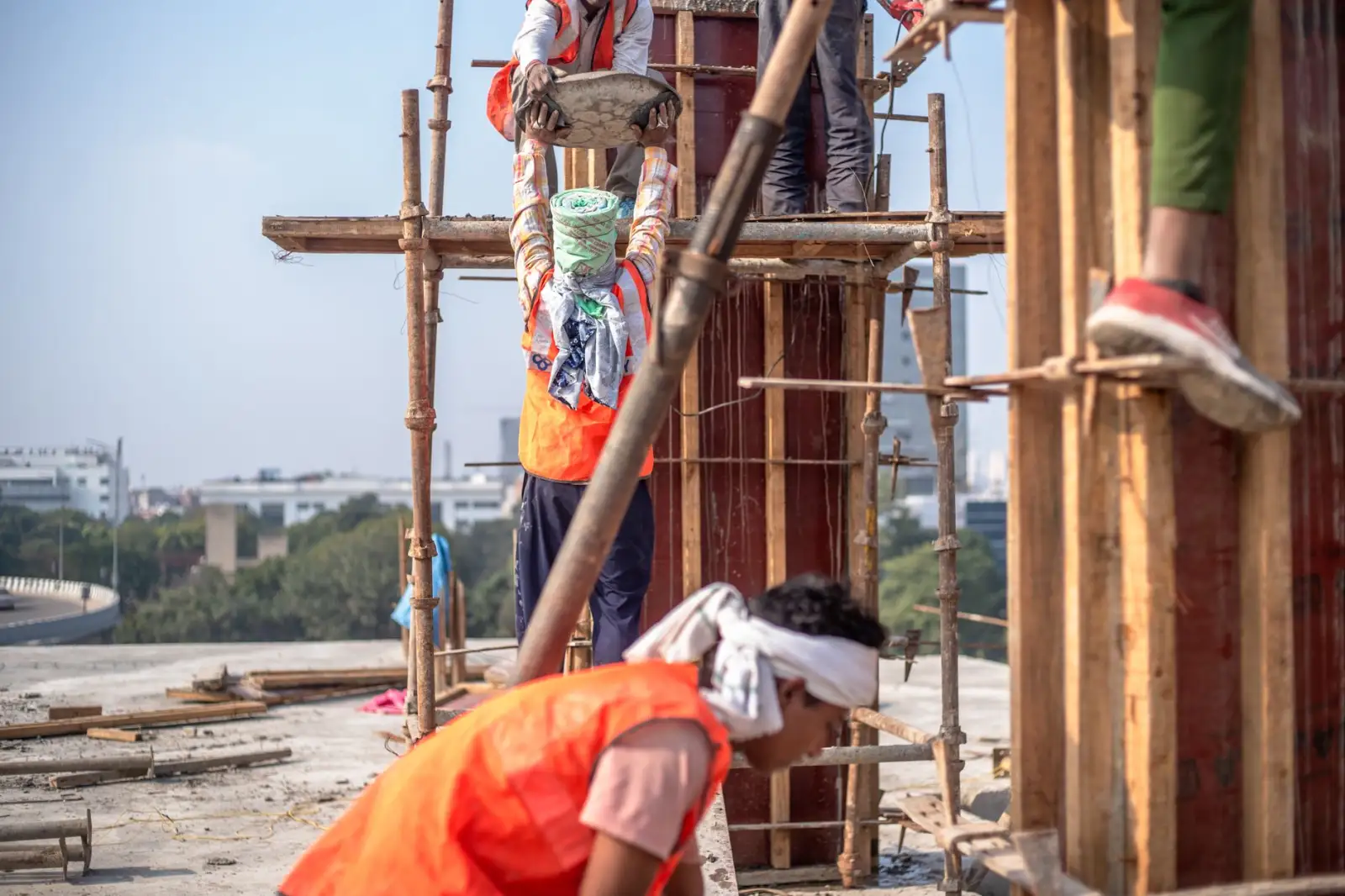 建筑裂缝修补施工工艺解析:重庆恒凡达在结构加固工程中的技术实践